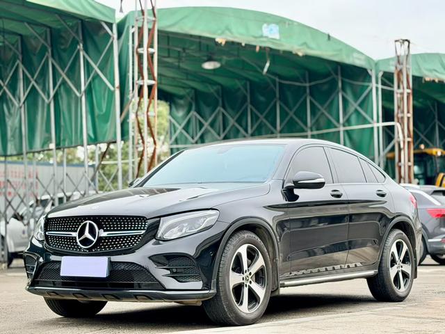 Mercedes-Benz GLC Coupe Модель 2019 года комплектация GLC 200 4MATIC Jiao Stonic Внедорожник – фото 1