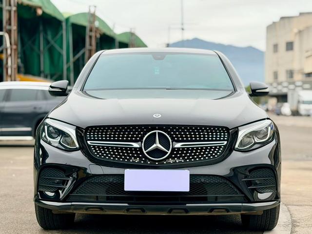 Mercedes-Benz GLC Coupe Модель 2019 года комплектация GLC 200 4MATIC Jiao Stonic Внедорожник – фото 2