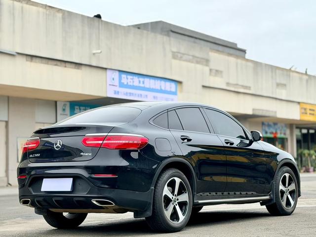 Mercedes-Benz GLC Coupe Модель 2019 года комплектация GLC 200 4MATIC Jiao Stonic Внедорожник – фото 3