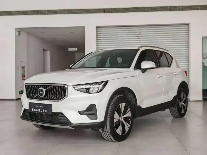 Volvo XC40 2024 Model B3 Smart Range Deluxe Edition