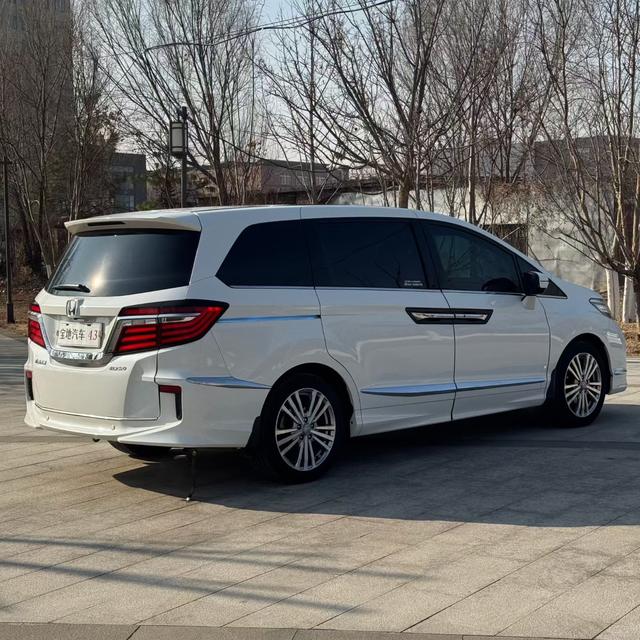 Honda Elysion 2016 2.4L Luxury – фото 9