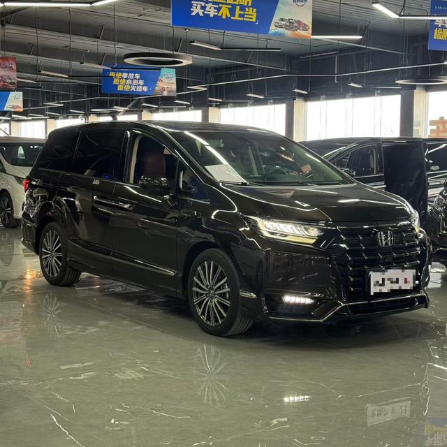 Honda Elysion 2022 2.0L Hybrid Ultimate – фото 3