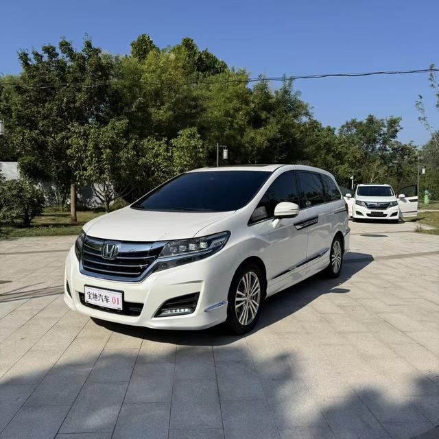 Honda Elysion 2016 2.4L Ultimate – фото 1
