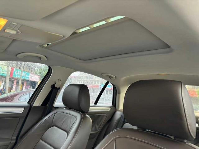 Volkswagen Bora 2014 1.6L Automatic Comfort – фото 8