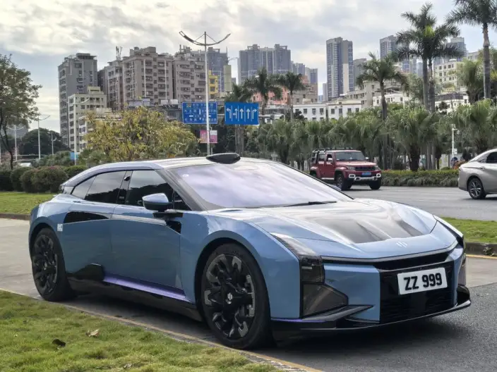 HiPhi Z 2023 Model 5 seat Edition
