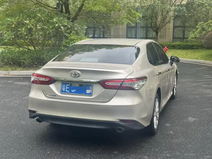 Toyota Camry 2021 Model 2.0G Deluxe Edition