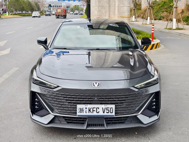 Changan UNI-V 2023 1.5T Smart Enjoy Pilot – фото 2