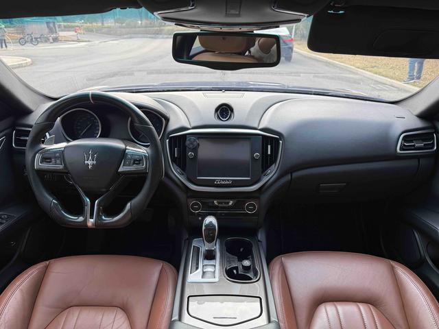 Ghibli 2014 модификация 3.0T S – фото 8