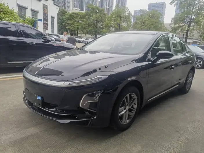 Hongqi E-QM5 2025 Model 500KM Travel Edition
