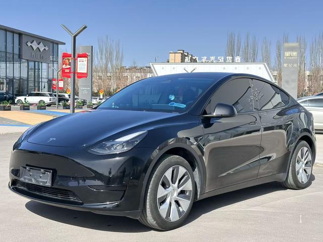 Tesla Model Y 2022 Facelift RWD – фото 1