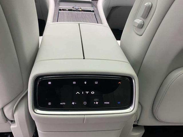 AITO M9 2024 BEV Ultra 6-Seater – фото 16