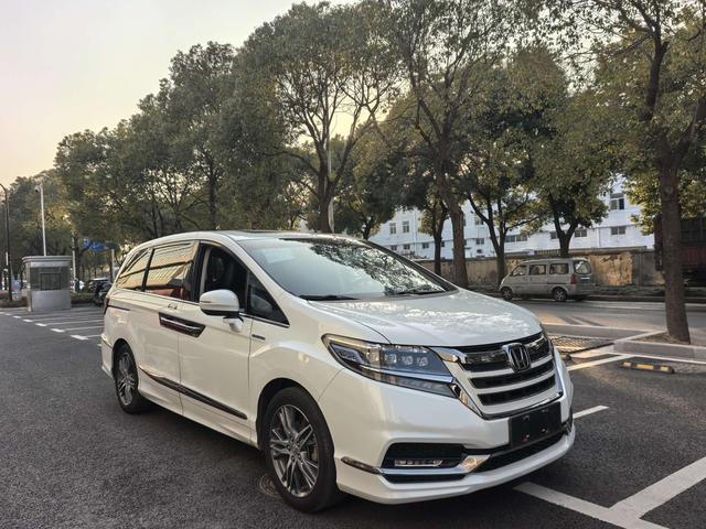Honda Elysion 2019 2.0L Sharp Hybrid Luxury – фото 2