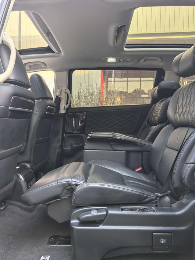 Honda Elysion 2019 2.0L Sharp Hybrid Luxury – фото 4