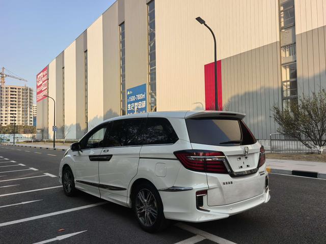 Honda Elysion 2019 2.0L Sharp Hybrid Luxury – фото 7