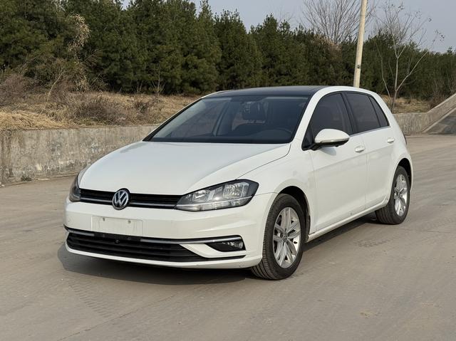 Volkswagen Golf 2018 230 TSI Automatic Comfort – фото 1