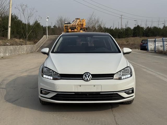 Volkswagen Golf 2018 230 TSI Automatic Comfort – фото 2