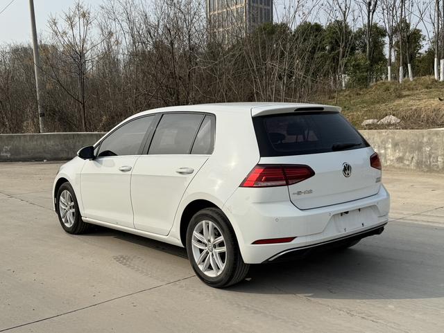 Volkswagen Golf 2018 230 TSI Automatic Comfort – фото 8