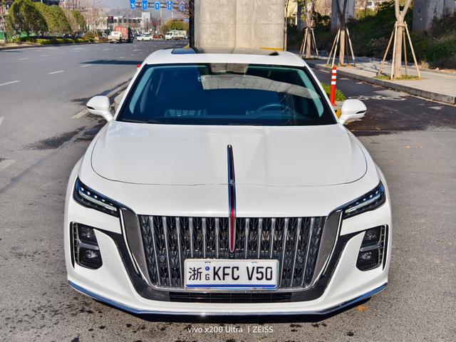 Hongqi H5 2023 2.0T Automatic Smart Connect Flag Smooth – фото 2