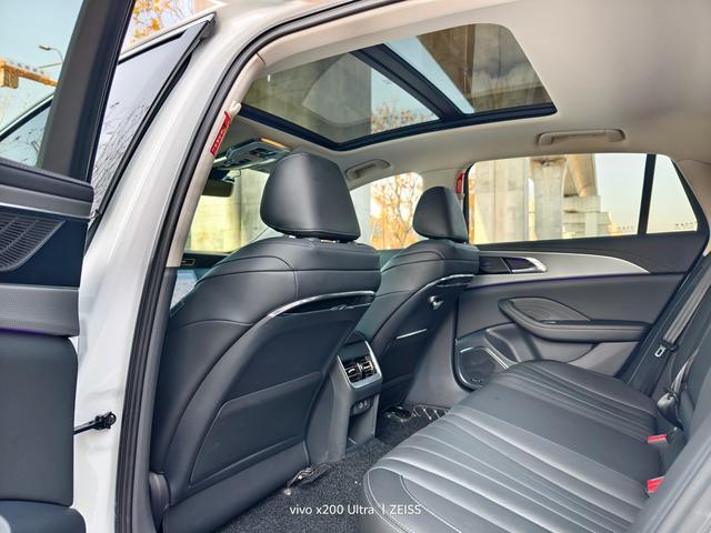 Hongqi H5 2023 2.0T Automatic Smart Connect Flag Smooth – фото 5