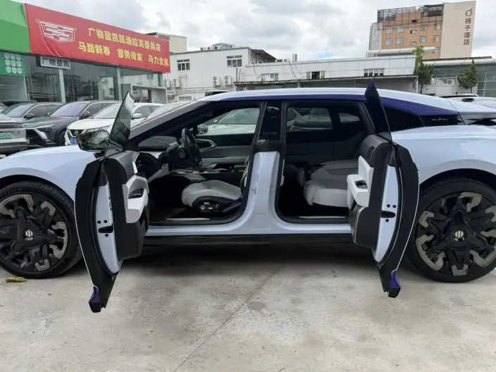 HiPhi Z 2023 Model 4 seat Edition