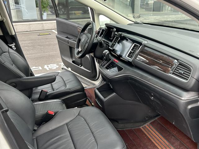 Honda Elysion 2016 2.4L Style – фото 16