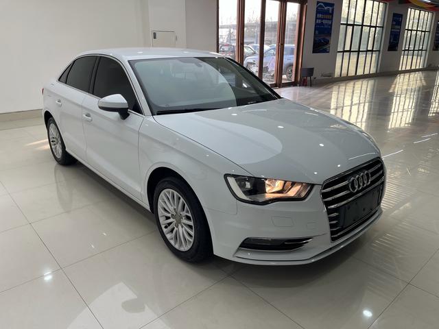 Audi A3 2016 модификация Limousine 35 TFSI Dynamic – фото 3