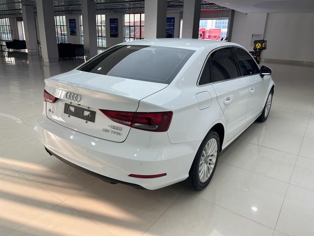 Audi A3 2016 модификация Limousine 35 TFSI Dynamic – фото 11
