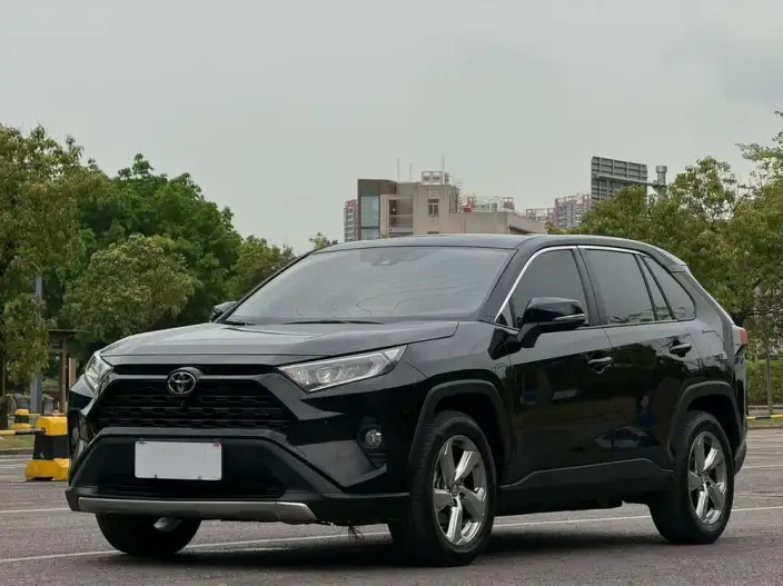 Toyota RAV4 2022 Model 2.0L CVT 2WD Fashion PLUS Edition