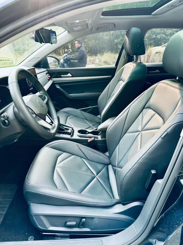 Volkswagen Lavida 2023 300TSI DSG Star Winged Edition – фото 4