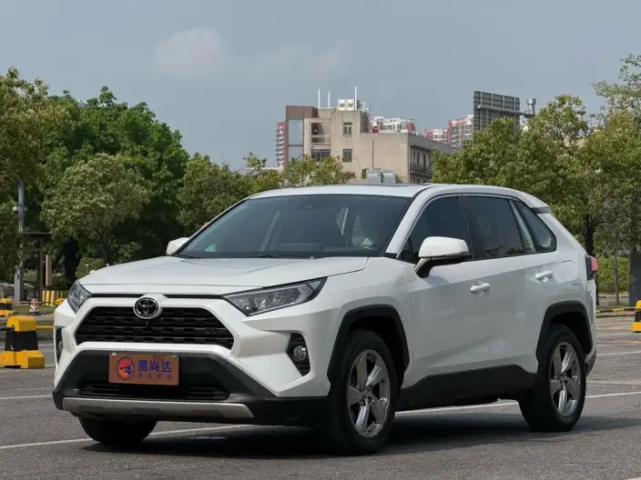 Toyota RAV4 2022 Model 2.0L CVT 2WD Fashion PLUS Edition