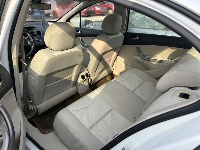 Peugeot 408 2013 2.0L Automatic Comfort – фото 4