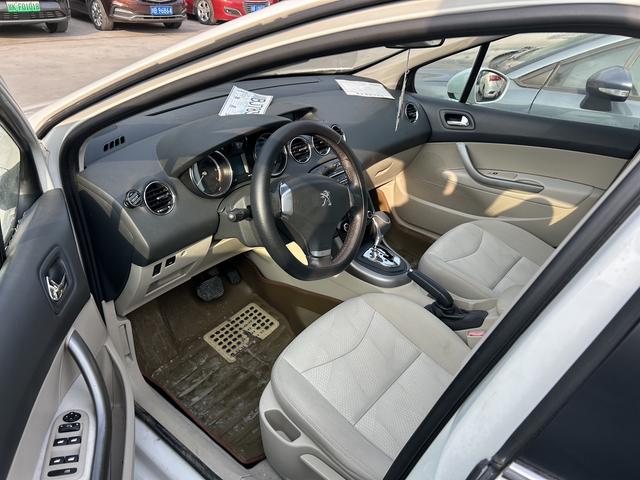 Peugeot 408 2013 2.0L Automatic Comfort – фото 6