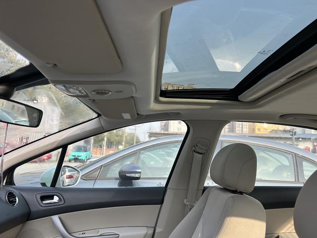 Peugeot 408 2013 2.0L Automatic Comfort – фото 7