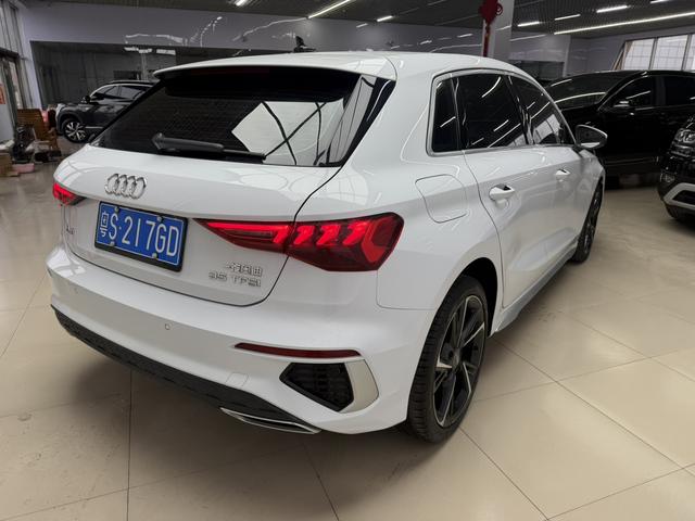 Audi A3 2022 Sportback 35 TFSI Stylish Sportback – фото 11