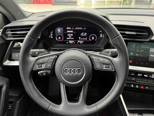 Audi A3 2022 Sportback 35 TFSI Stylish Sportback – фото 3