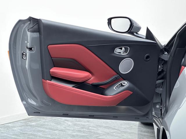 Vantage 2023 4.0T V8 Coupe – фото 16