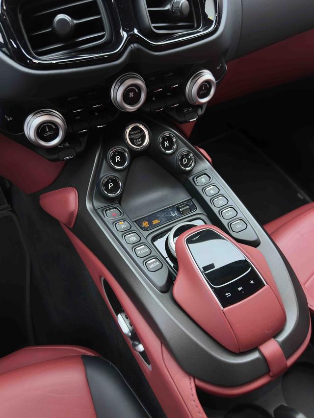 Vantage 2023 4.0T V8 Coupe – фото 22
