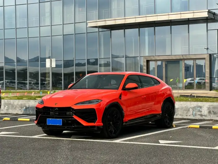 Urus SE 2025 Model 4.0T Standard Model