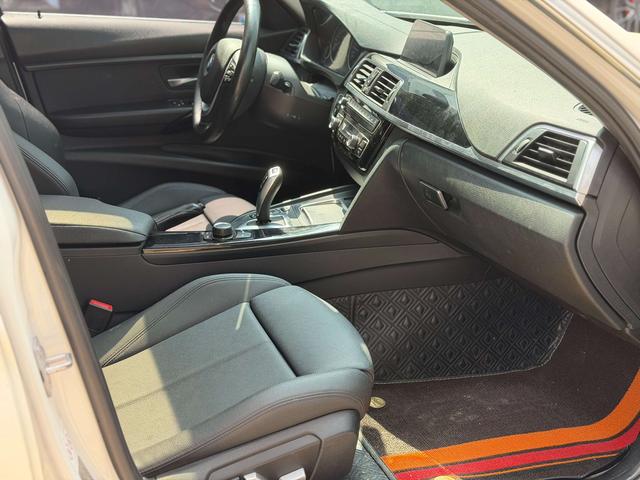 BMW 3 Series 2018 320Li Style – фото 11