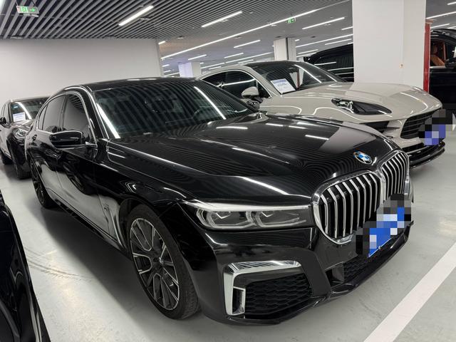 BMW 7 Series Модель 2019 года 740Li Leading M Sports Set – фото 3