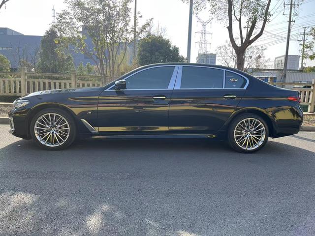 BMW 5 Series 2023 Modi f ied 530Li Lead M Sport Package – фото 3
