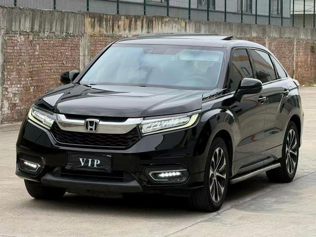 Honda Avancier 2017 модификация 240TURBO 2WD Exclusive Edition – фото 1