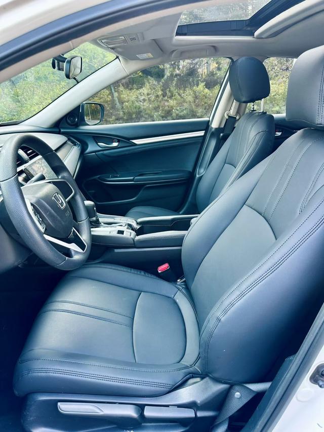 Honda Civic 2016 220TURBO CVT Luxury – фото 4
