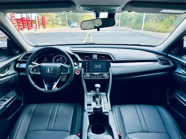 Honda Civic 2016 220TURBO CVT Luxury – фото 6