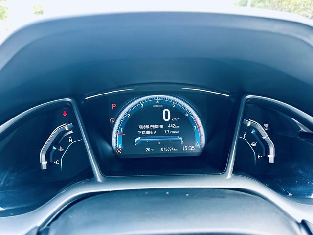 Honda Civic 2016 220TURBO CVT Luxury – фото 10