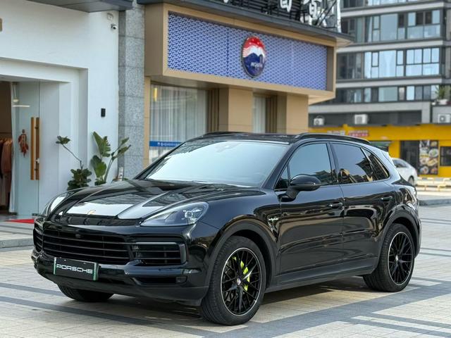 Porsche Cayenne E-Hybrid 2019 Cayenne E-Hybrid 2.0T – фото 1