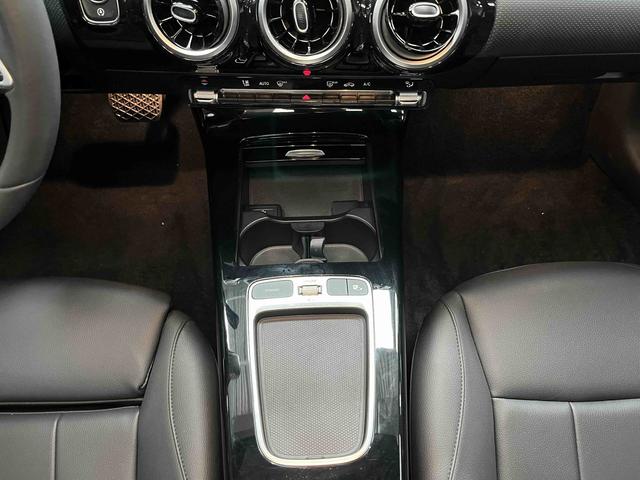 Mercedes-Benz A-class 2023 A 180 L – фото 6