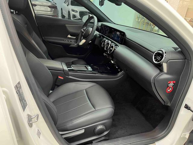 Mercedes-Benz A-class 2023 A 180 L – фото 14