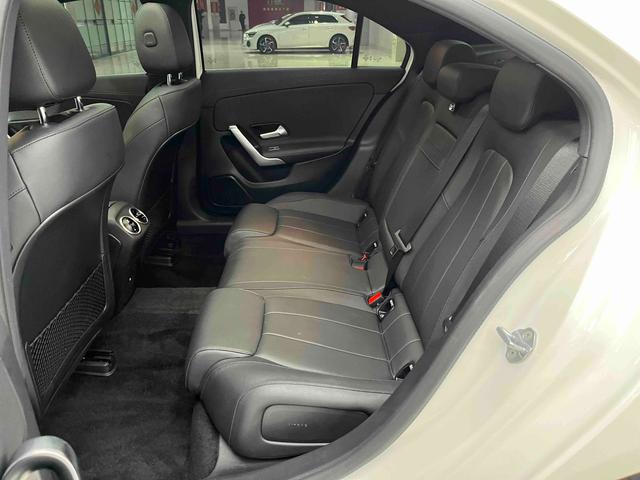Mercedes-Benz A-class 2023 A 180 L – фото 15
