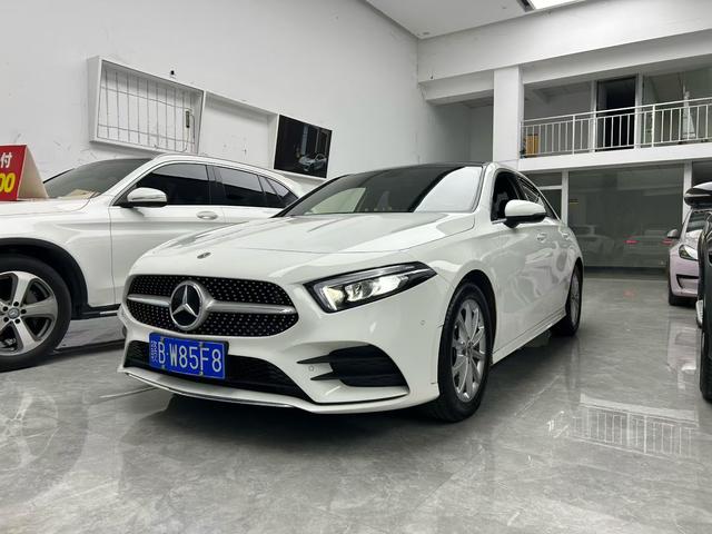 Mercedes-Benz A-Class 2019 A 200 L – фото 1